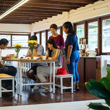 The Localist Chiangmai (Adults Only) Bed & Breakfast Чиангмай Екстериор снимка